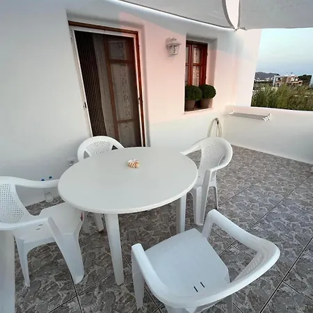 Filoxenia Home-seaside 2nd Floor Seaview ,dream On Naxos Appartement